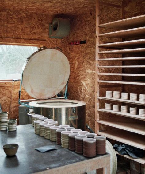 This plates are definitely perfect. #claypieceoftheweek by @saradelesiekeramiek #rohde #rohdekiln #kiln #brennofen #ofen #keramik #ceramics #pottery #studio #fun #töpfern #plates Small Pottery Studio, Ceramic Kiln, Pottery Kiln, Ceramic Workshop, Painting Workshop, Ceramics Pottery, Ceramic Studio, April 16, Pottery Studio