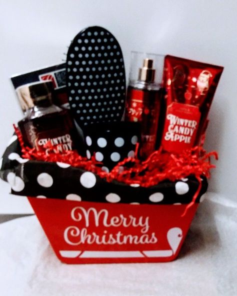 Red Christmas Basket Gift Ideas, Red And Black Gift Basket Ideas, Girlfriend Christmas Basket, Bath And Body Works Gift Ideas, Bath And Body Works Basket, Jingle Baskets, Church Basket, Burrr Basket, Dream Sleepover