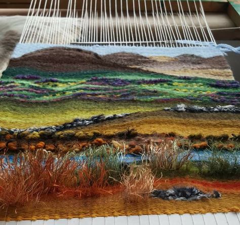 Weaving Landscapes Ideas, Weaving Without A Loom, Landscape Tapestry Weaving, Weaving Landscapes, Weaving Artwork, Weaving Artists, Weaving Nature, Textured Weaving, Woven Tapestry Art