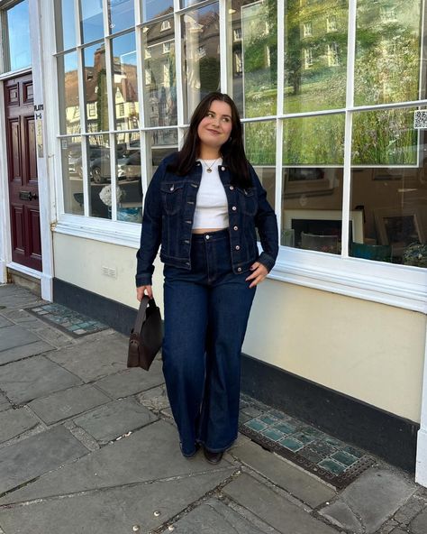 Dark Wash Denim Outfit, Dark Blue Denim Jacket Outfit, Outfits With Dark Blue Jeans, Dark Blue Denim Jeans Outfit, Dark Denim Outfit, Blue Denim Jacket Outfit, Dark Jeans Outfit, Blue Denim Jeans Outfit, Dark Blue Denim Jacket