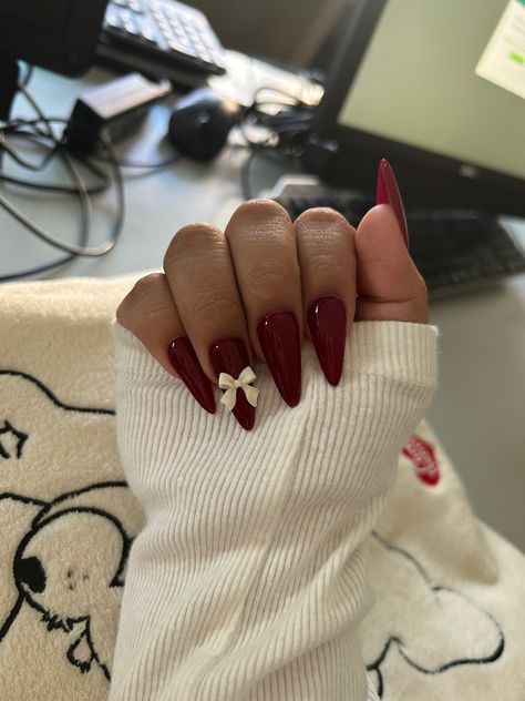 Wine Red Valentine Nails, Cherry Wine Nails Acrylic, Maroon Nails For Prom, Maroon Nails Aesthetic, Marron Red Nails Acrylic, Cherry Wine Nails Design, Almond Nails Valentines Day Red, Maroon Almond Nails Design, Cherry Nail Inspiration