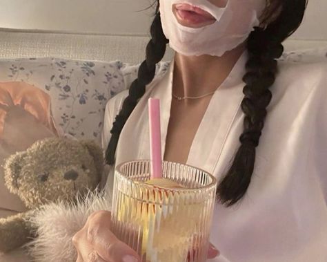 ماثيو ماكونهي, Vogue Beauty, Healthy Lifestyle Inspiration, روتين العناية بالبشرة, Night Routine, Drinking Glasses, Girls Life, Just Girl Things, Just Girly Things