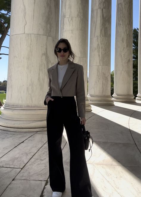 Outfit inspo Business Casual Outfits Cropped Blazer, Cropped Blazer Outfit Winter, Style Crop Blazer, Cropped Blazer Office Outfit, Crop Blazer With Dress, Suits For Women With Sneakers, Styling Cropped Blazer, Cropped Blazer Outfit Work, Wide Leg Pants And Blazer Outfit