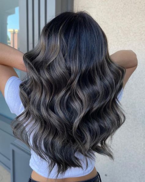 Ash Brown Highlights on Black Hair Black Hair With Brown Highlights, Highlights On Black Hair, Dark Black Hair, Purple Hair Highlights, Long Hair Highlights, Highlights Ideas, Black Brown Hair, Balayage Blond, Black Hair Balayage