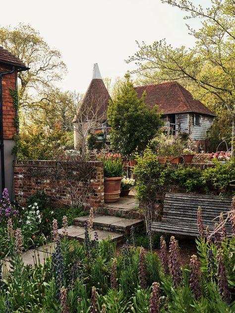 The evolution of Sarah Raven's gardens in East Sussex | House & Garden Garden English Style, British Gardens English Country, English Back Garden, German Garden Design, English Garden Ideas Landscaping, Country Gardens Ideas, Small English Garden Ideas, English Vegetable Garden, English Garden Aesthetic