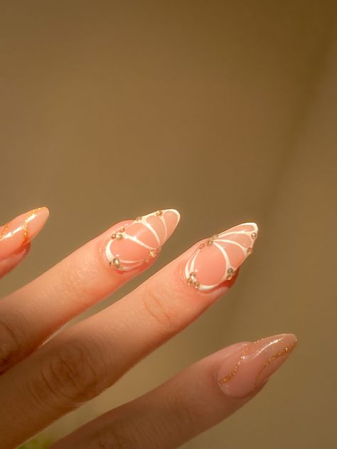 nails inspo nails idea butterfly nude shiny aesthetic coquette summer nails Nails Inspiration With Butterfly, Light Pink Nails Butterfly, Butterfly Inspo Nails, Natural Nails Butterfly, Birthday Nails Almond Shape Short, Butterfly Nails Gold, Prom Nails Butterfly, Almond Butterfly Acrylic Nails, Butterfly Tip Nails