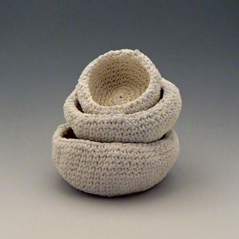 Clay and Fiber: New Work Experiments - Liz Crain Studio Knitted Porcelain, Ceramic Fiber, Clay Inspiration, Clay Vase, Fabric Textures, Ceramic Ideas, Marble Statues, New Ceramics, Ceramic Vessel