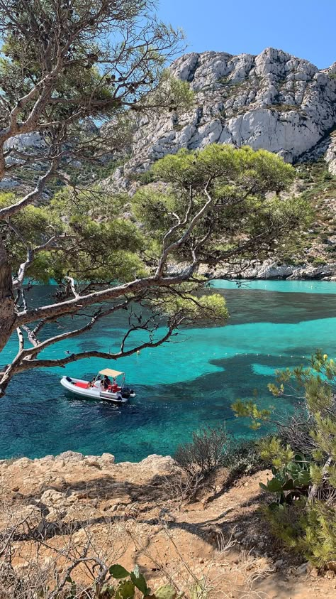 Hiked into the Calanques in the south of France and found a cove called Sormiou. Cold crystal clear water within the National Park. Swam all day. France Aesthetic, Europe Holidays, Voyage Europe, Crystal Healing Stones, Europe Summer, Nice France, The South Of France, Crystal Clear Water, Beautiful Places To Travel