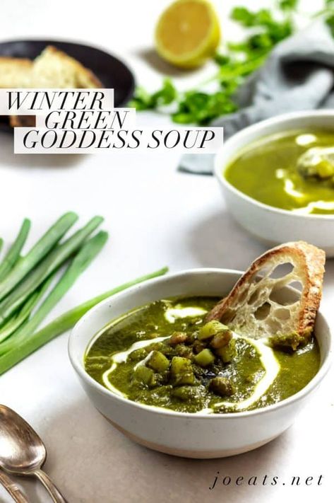 Winter green goddess soup is hearty, healthy, and an excellent way to start off the new year! #joeats #plantbased #vegan #glutenfree #healthy Green Goddess Soup, Mediterranean Soup, Cozy Soups, Herb Soup, Classic French Onion Soup, Healthy Winter Meals, Green Soup, Delicious Clean Eating, Stone Soup