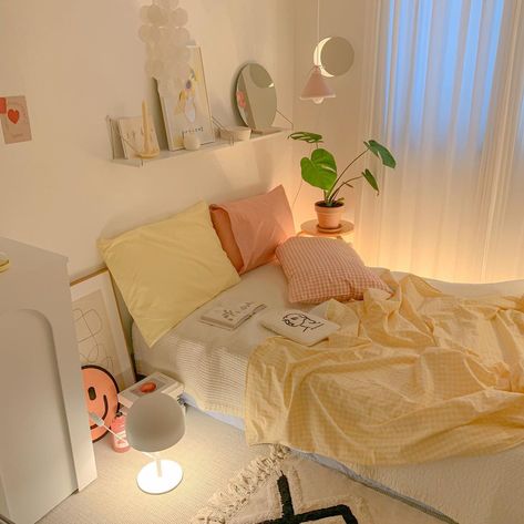 Korean Bedroom Ideas, Dekorasi Kamar Tidur, Pastel Room, Pinterest Room Decor, Minimalist Room, Teen Bedroom Decor, Room Design Bedroom, Girl Bedroom Decor, Japanese Aesthetic