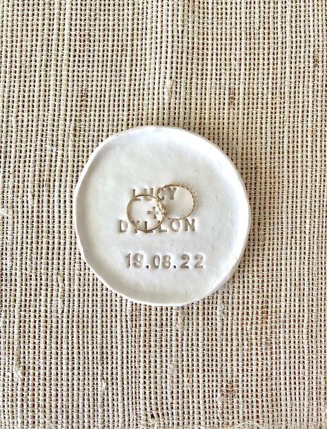 Wedding Gift For Friend, Clay Workshop, Friend Anniversary, Wedding Ring Dish, Wedding Gifts For Friends, Engagement Gifts For Her, Wedding Engagement Gifts, Wedding Gifts For Bride, Client Gifts