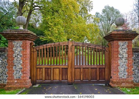 Entrance Gates Driveway, Ranch Gates, Gate Entrance, Country Mansion, Fence Gate Design, Wooden Gate, Stone Driveway, Driveway Entrance, Custom Gates