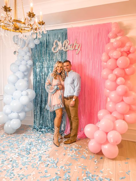 Gender Reveal Party: Baby is a Reveal Decorations Ideas, Gender Reveal Diy Backdrop, Decor For Gender Reveal Party, Gender Reveal Ideas For Party Simple, Easy Gender Reveal Decorations, Gender Reveal Ideas For Party At Home, Ballon Arch Gender Reveal, Gender Reveal Back Drops, Gender Reveal With Family