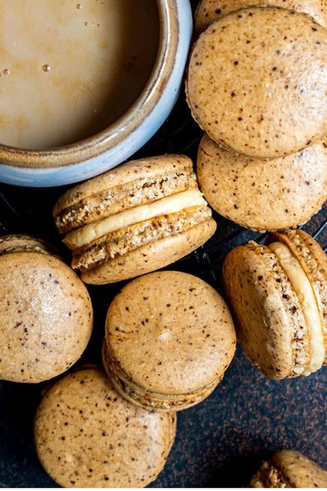 One Pan Dishes, Easy Macaroons, Coffee Macarons, Pan Dishes, Macaroons Recipe, Macaron Flavors, Caramel Buttercream, Macaron Cookies, French Macaroons