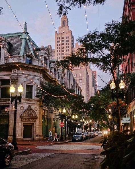 Kim Nguyen on Instagram: “Downtown looks so pretty during the evening. ✨ Hope everyone is having a great week so far! ❤️” Rhode Island Aesthetic, Kim Nguyen, Downtown Providence, Rhode Island Travel, New England Aesthetic, England Photography, New England Travel, Providence Rhode Island, American Cities