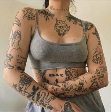 𝗜𝗡𝗖𝗟𝗨𝗗𝗘𝗗: You will get 48 little custom tattoo sheets filled with trending tattoos, with a grunge and gothic aesthetic. This hand tattoo set is perfect for any old school traditional tattoo lovers. Our high quality semi permanent tattoo ink is long lasting, providing you the real looking tattoos you need for several days. Beautiful designed faux tats come in a variety of sizes and designs. 𝗨𝗡𝗜𝗤𝗨𝗘 𝗗𝗘𝗦𝗜𝗚𝗡𝗦: This pack contains small and medium minimalist tattoos and images, per Tato Grunge, Many Tattoos, Tato Minimal, Pola Tato, Grunge Tattoo, Tato Lengan, Insect Tattoo, Stylist Tattoos, Aesthetic Tattoo