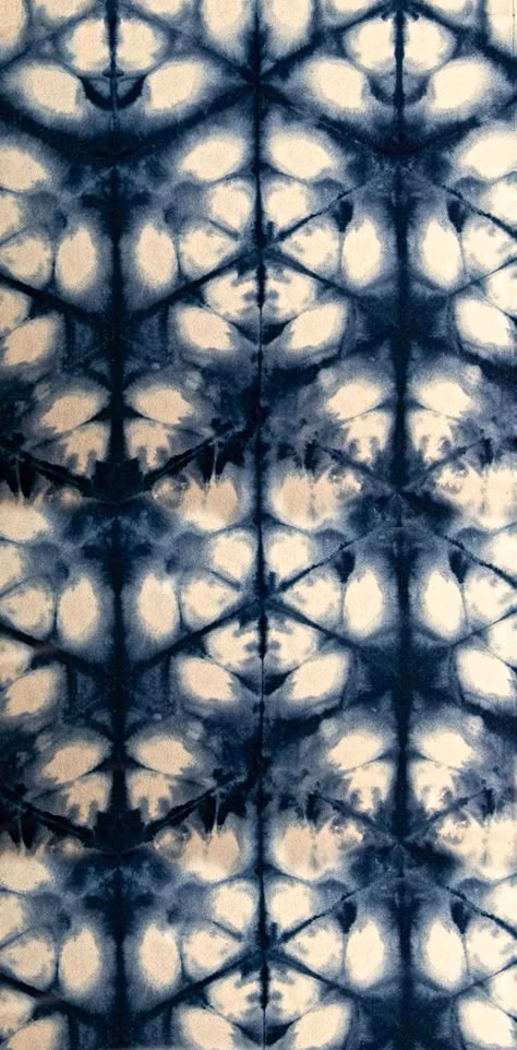 coquita Shibori Dye, Shibori Tie Dye, Japanese Textiles, Dyeing Techniques, Print Inspiration, How To Dye Fabric, Textile Patterns, Fabric Art, Shibori