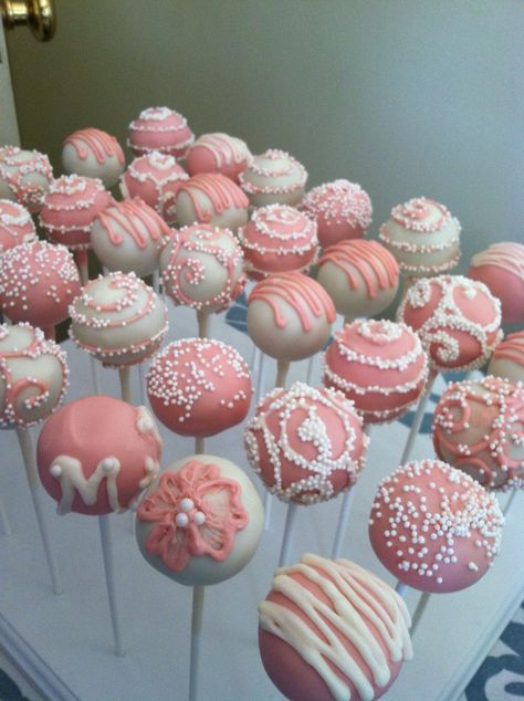 Pretty Pink Desserts, Pink And White 21st Birthday Decor, Cake Pops Astethic, Pink Desserts Aesthetic, Pink Sweet Treats, Pink Cake Pops Ideas, Pink Cake Pops Birthday, Pink Birthday Snacks, Pink Birthday Treats