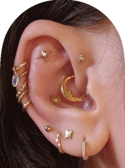 Ear Piercings Celestial, Ear Set Up Ideas, Piercing Styling Ear, Ear Piercings Pointy Ears, Ear Fully Pierced, Eclectic Ear Piercings, Space Ear Piercings, Ear Piercing Maps, Took Peircings