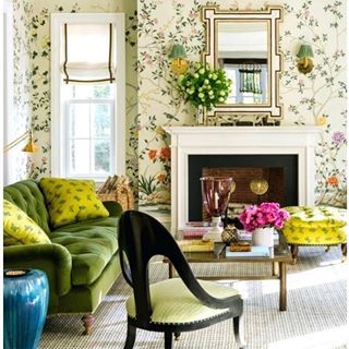 Hannah Ozburn Interiors (@hannahozburn) • Instagram photos and videos Summer Living Room Decor, Houses Decor, Greek Revival Home, Maria Killam, Summer Living Room, Green Cottage, Green Couch, Inspiring Interiors, Mirror On The Wall