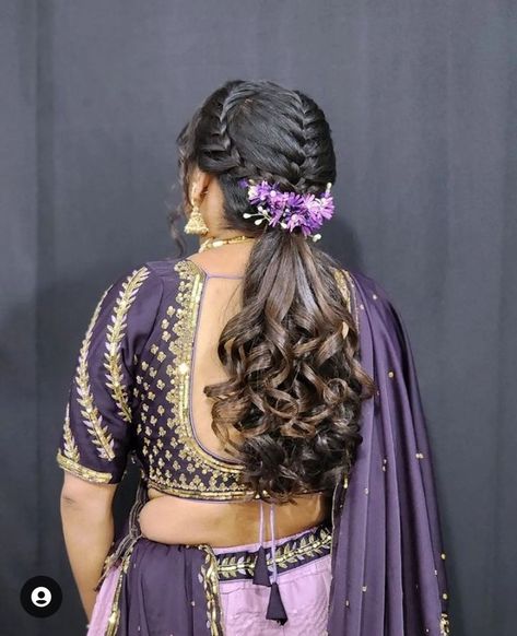 Hairstyles For Mrg, Simple South Indian Hairstyles, House Warming Hairstyles Indian, Traditional Hair Styles For Marriage, Messi Hairstyles For Wedding Indian, Traditional Indian Jwellary, Latest Hair Braids Styles 2023 Indian, Wedding Hairstyles For Indian Bride, Pleated Hairstyles