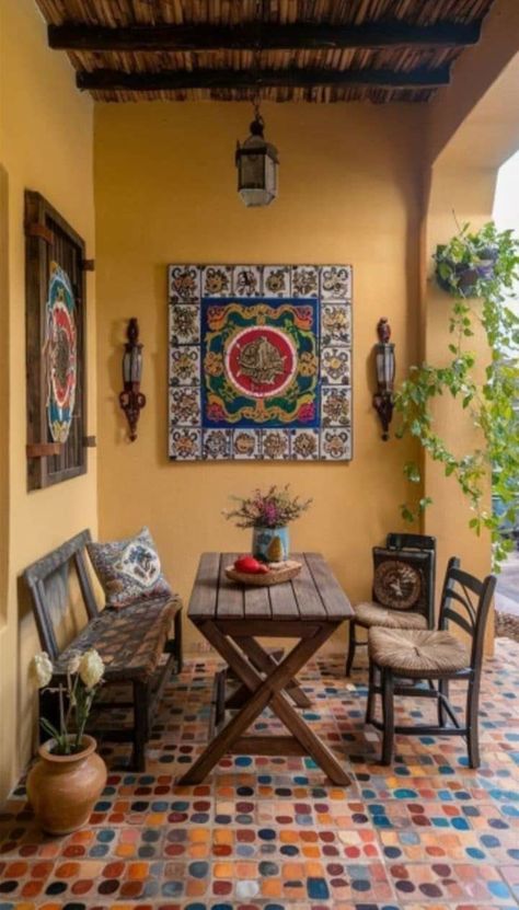 Cuban House, Mexican House Interior, Mexican Patio Ideas, Mexican Courtyard, Mexican Life, Minwax Stain Colors, Mexican Garden, Green Corner, Mexican Interiors