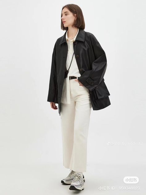 Japanese Minimalism Fashion, Japandi Fashion, Comfy Ootd, Minimalism Fashion, Korean Outfit Street Styles, Japanese Minimalism, Jacket Fits, Cozy Outfit, Casual Style Outfits