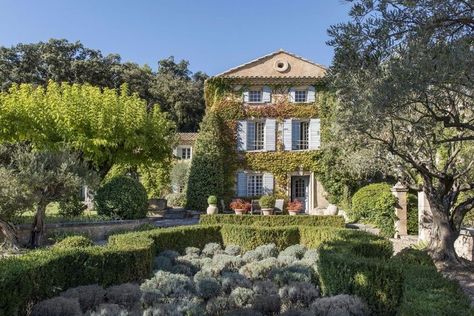 بيوت ملكية, Houses In France, Paris Apartments, Provence France, French Countryside, French Country House, Real Estate Companies, South Of France, 16th Century