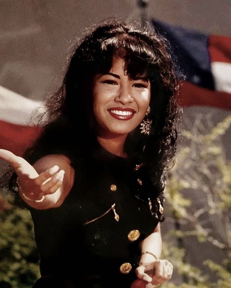 Selena Quintanilla, Austin, A Woman, Hair, On Instagram, Instagram, Black