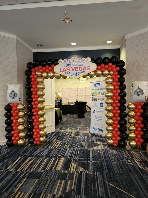 Vegas Balloon Garland, Casino Balloon Columns, Casino Night Balloon Garland, Las Vegas Balloon Decor, Vegas Balloon Arch, Casino Balloon Decor, Casino Theme Decor, Balloon Entrance Decor, Hoco Decorations