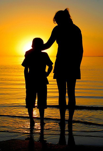 the beach #sunset I want a pic like this of my family Mother Son Silhouette, Mom And Son Silhouette, Mother And Son Silhouette, Mom And Older Son Photo Ideas, Mother Pic, Mothers Pictures, Mom And Son Photo Ideas, Mom With Son, Mom Pic