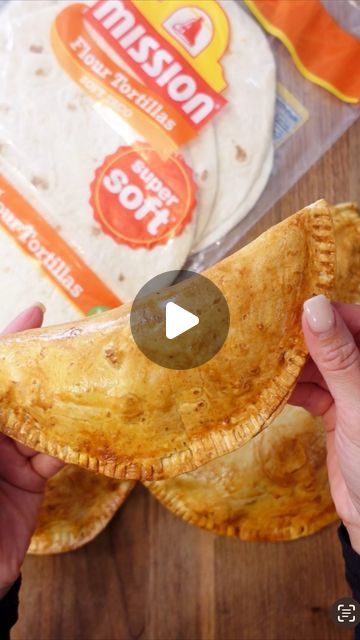 Winny Hayes on Instagram: "#Ad I love using Mission Super Soft Soft Taco Tortillas to make these quick and delicious breakfast empanadas. The texture is so soft and these tortillas are versatile to help everyday meal easier and more enjoyable. You can get really creative with the fillings here; the possibilities are endless!! Check out the link in my bio to learn more about Mission Super Soft Soft Taco Tortillas. @missionfoodsus #MissionByMe #MissionPartner" Filled Tortilla Recipes, Spam Tacos Recipe, Recipes With Flour Tortillas Dinners, Taco Empanadas Easy, Tortillas Recipe Ideas, Things To Make With Flour Tortillas, Recipes With Soft Tortilla Shells, Uses For Tortillas, Diy Empanadas