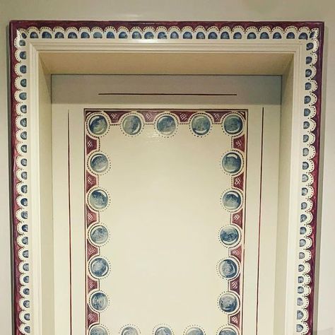 Meg Boscawen on Instagram: "A couple of dots and lines later… my interpretation of a Bloomsbury inspired door. Situated in the heart of london, this home was built in the 1920’s which is when the Bloomsbury group were active and were located not far from this home. The client wants to mimic this Bloomsbury style around her home, as In her words they give the walls more character. Huge bonus, they are the biggest joy to work with!" Bloomsbury Group Interiors, Charleston Decor, Bloomsbury Style, Arts And Crafts Interiors, Bloomsbury Group, Paint Projects, Dream House Interior, Hand Painted Furniture, The Client