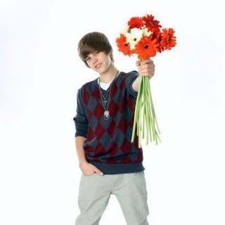 I WISH!!!!! Justin Bieber 2009, Justin Bieber My World, Justin Bieber Photoshoot, Justin Bieber Funny, Justin Bieber Baby, Giving Flowers, Funny Poses, Justin Bieber Pictures, I Love Justin Bieber