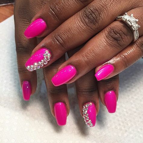 So simple & classy! Diamond Pink Nails, Hot Pink Nails, Pink Diamonds, Diamond Nails, Pink Nails, Fun Nails, Summer Nails, Hot Pink, Nail Art