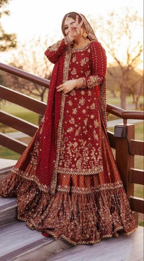 Barat Dresses Pakistani, Twilight Dress, Pakistani Bridal Dress, Unique Wedding Dress, Red Bridal Dress, Latest Bridal Lehenga, Asian Bridal Dresses, Latest Bridal Dresses, Bridal Dresses Pakistan