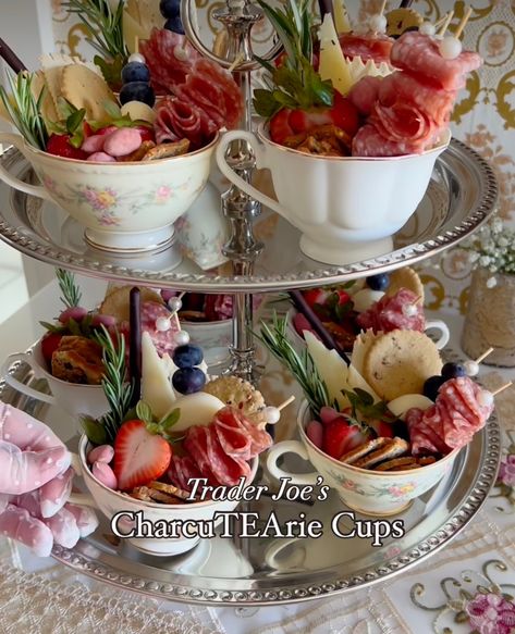 Charcuterie Snacks, Christmas Tea Party, English Tea Party, Afternoon Tea Recipes, High Tea Party, Princess Tea Party, Charcuterie Inspiration, Tea Party Food, Charcuterie Recipes