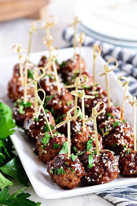 Rice And Broccoli, Asian Meatballs, Homemade Buffalo Sauce, Wedding Appetizers, Crispy Baked Chicken, Charcuterie Inspiration, Snacks Für Party, Teriyaki Sauce, Party Food Appetizers