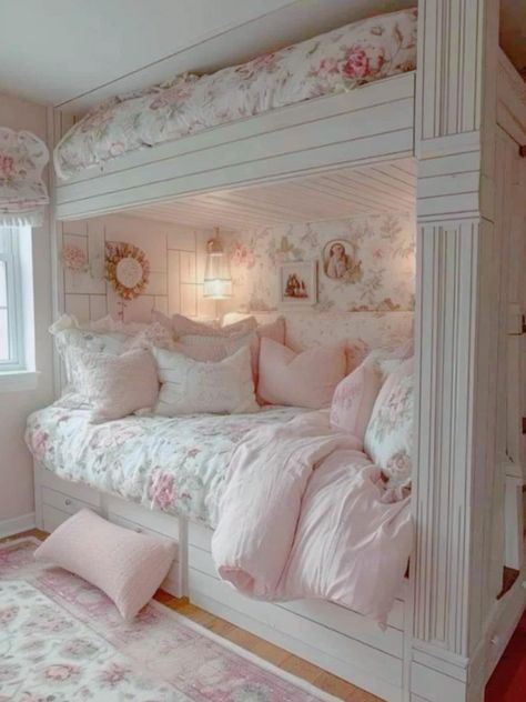 Dream Bedroom Inspiration, Dream House Rooms, Pretty Room, Dream Room Inspiration, Room Makeover Bedroom, Dream House Interior, Room Makeover Inspiration, Cute Room Decor, Cozy Room