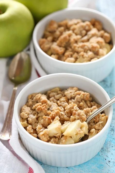 Individual Apple Crisp Recipe With Oats, Apple Crisp For 2 Easy Recipes, Small Apple Crisp Recipe With Oats, Small Apple Crumble Recipe, Apple Crumble For Two, Small Batch Crumble Topping, Granny Smith Apple Recipes Easy Healthy, Simple Deserts, Apple Crisp For Two