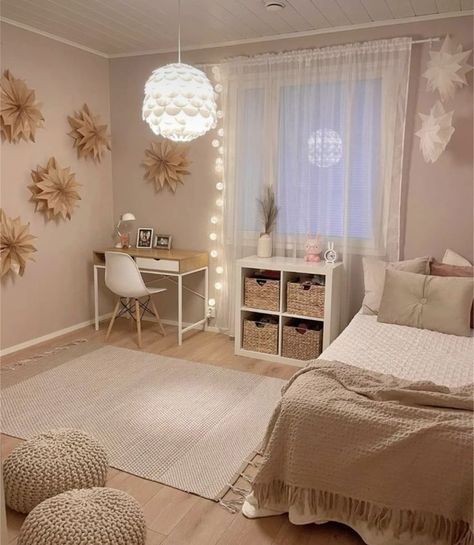 Girl Room Inspo Bedroom Ideas, Room Ideas For 12 Year Girl, Bedroom Ideas For 11 Year Girl, Bedroom Inspo Twin Bed, Room Ideas For 11 Yr Girl, Bedroom Ideas Girls Teenage, Bedroom Ideas Medium Size Room, Aesthetic Teen Bedroom Decor, Chambre Astethic