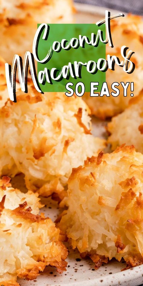 This simple and tasty Coconut Macaroon Recipe makes a nutty, cookie-like treat perfect for any occasion! Perfect Coconut Macaroons, Coconut Maccarone Recipes Easy, Best Coconut Macaroons Recipe, Coconut Macroons, Best Coconut Macaroons, Macaroons Easy, Filled Desserts, Macaroons Coconut, Coconut Macaron