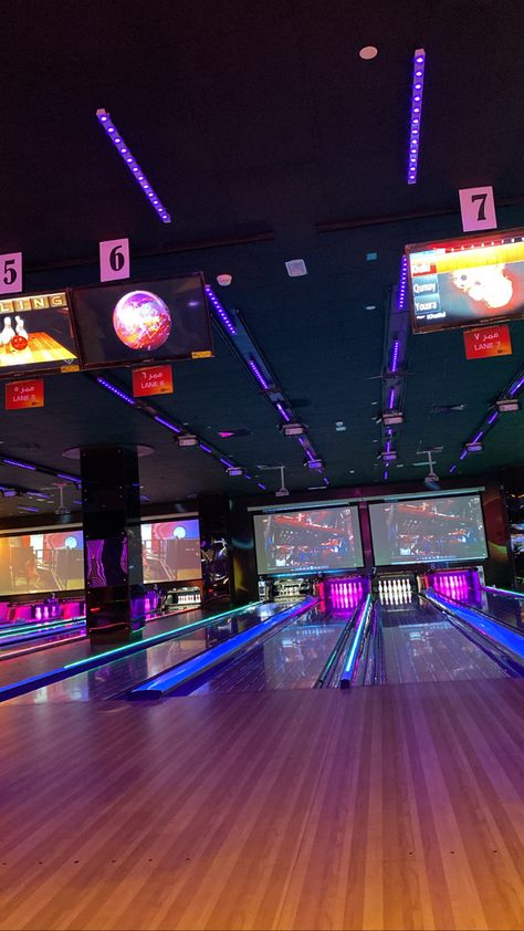 Bowling Background Aesthetic, Bowling Astetic, Bowling Date Aesthetic, Bowling Aesthetic Pictures, Bowling Background, Bowling Wallpaper, Bowling Alley Aesthetic, Bowling With Friends, Bowling Friends