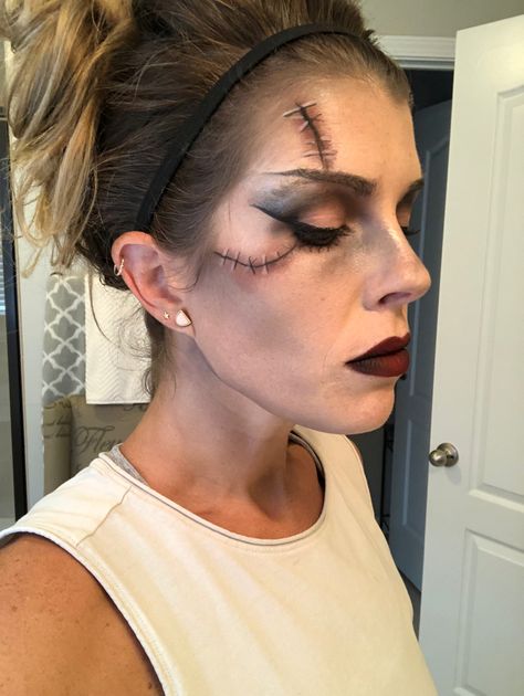 Halloween Makeup Looks Easy Zombie, Zombie Soldier Makeup, Zombie Looks Make Up, Taylor Swift Zombie Makeup, Zombie Bride Makeup Tutorial, Easy Zombie Bride Makeup, Womens Zombie Makeup, Light Zombie Makeup, Zombie Stitches Makeup