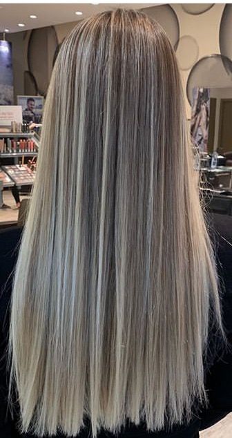 Ash Blonde Balayage On Straight Hair, First Time Blonde Highlights, Medium Length Hair Blonde Balayage, Icy Blonde Highlights On Brown Hair, White Blonde Highlights On Brown Hair, Hair For Pictures, Ashy Blonde Highlights On Brown Hair, Balayage Hair Ash Blonde, Low Balayage