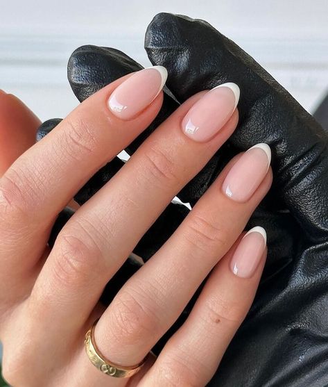 Almond Nails French, Russian Manicure, Bridesmaids Nails, French Tip Nail Designs, Basic Nails, Classic Nails, Bride Nails, Oval Nails, Neutral Nails