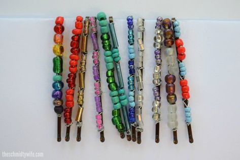 Diy Hair Clips For Women, Diy Bobby Pins, Beads In Hair, Bobby Pins Diy, Beaded Bobby Pins, Hair Pins Diy, Micro Bead Hair Extensions, Beaded Hair Pins, Beaded Hair Clips