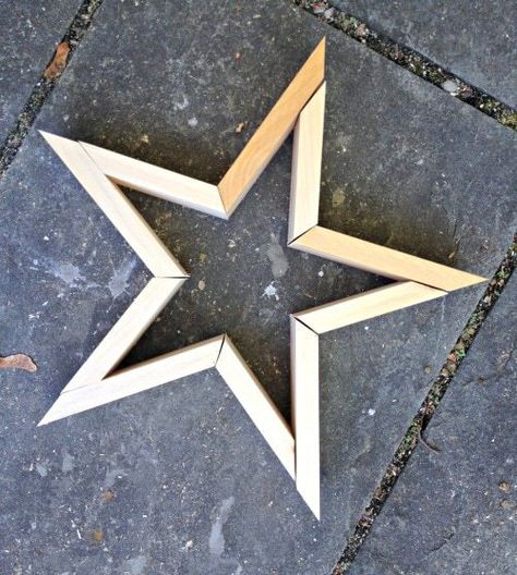 nails Diy Christmas Star, Diy Star, Ansan, Wooden Christmas Crafts, Stars Wall Decor, Building Painting, Star Wall Art, Wood Stars, Scrap Wood Projects