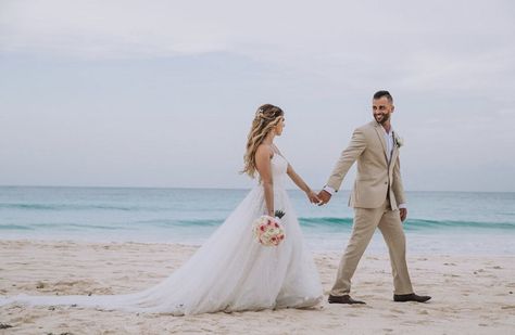 Wedding Pictures Beach Photo Ideas, Creative Beach Wedding Photos, Beach Wedding Photo Ideas Sunsets, Wedding Pictures At The Beach, Wedding Pictures On Beach, Beach Wedding Photo Ideas With Family, Wedding Photography Poses Beach, First Look Beach Wedding Photos, Destination Wedding Pictures Photo Ideas