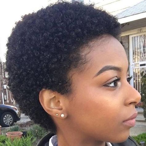 Short Relaxed Hair, Short Relaxed Hairstyles, Short Cut Wigs, Cabello Afro Natural, Short Natural Curly Hair, Short Black Hair, Black Curls, Natural Hair Cuts, Natural Hair Short Cuts